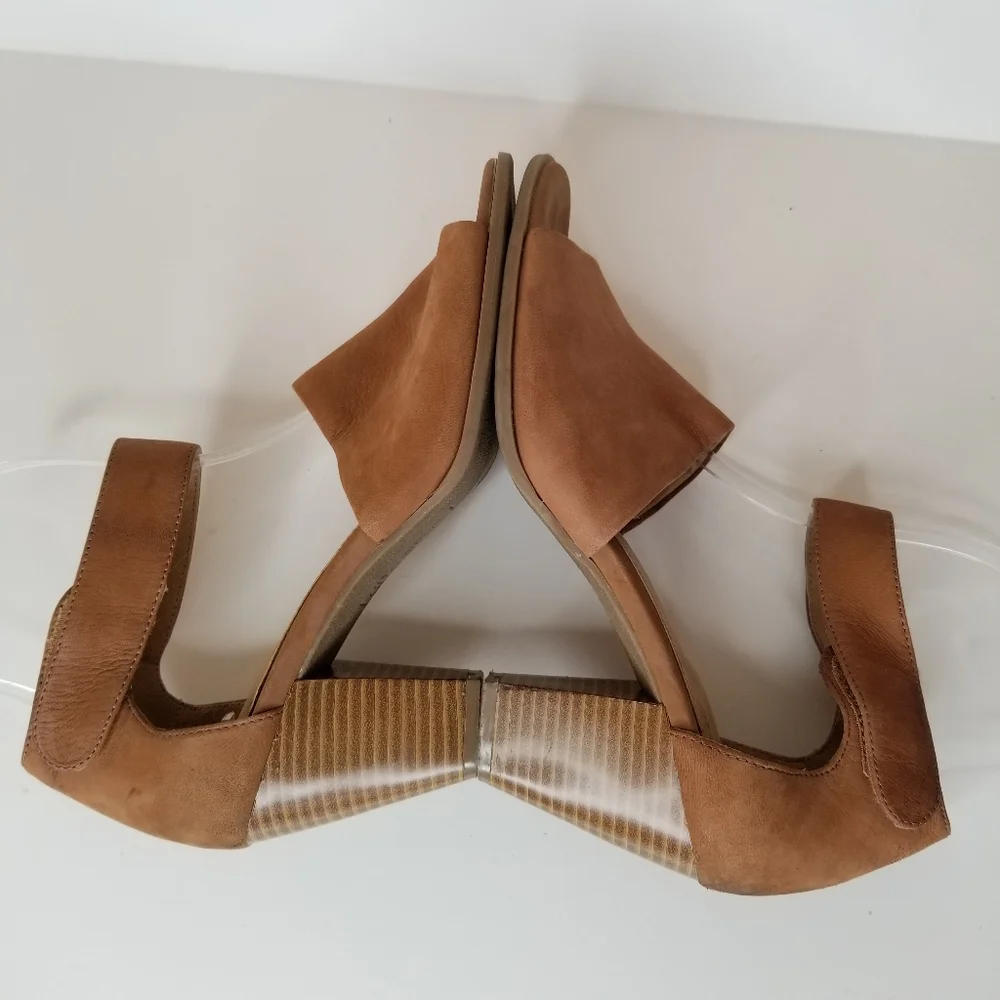Giani Bernini Cognac Suede Block Heel Sandals Quiet Luxury Minimalist Heels